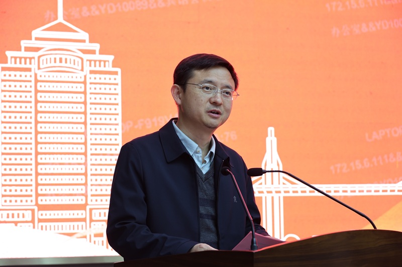 材料科学与工程学院院长李享成发言